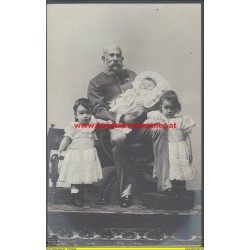 Kaiser Franz Josef mit Enkelkinder